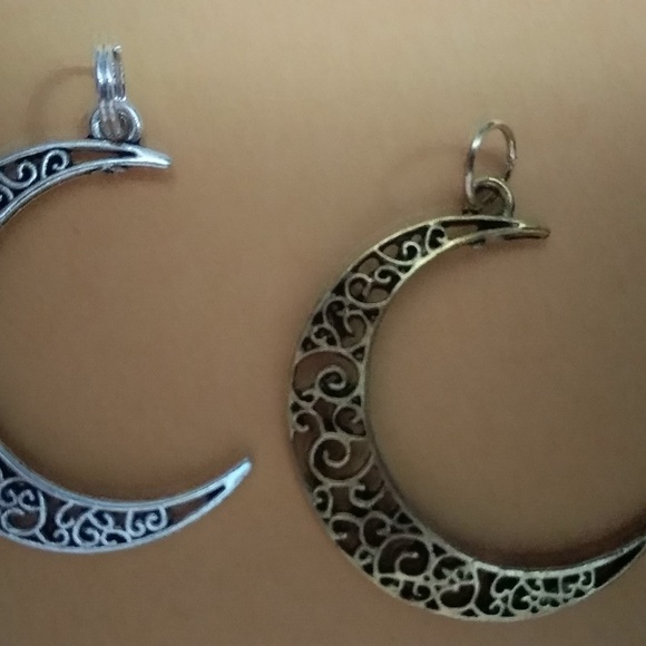 Filigree Crescent Moon Necklace Silver/Gold Tone - Picture 5 of 6